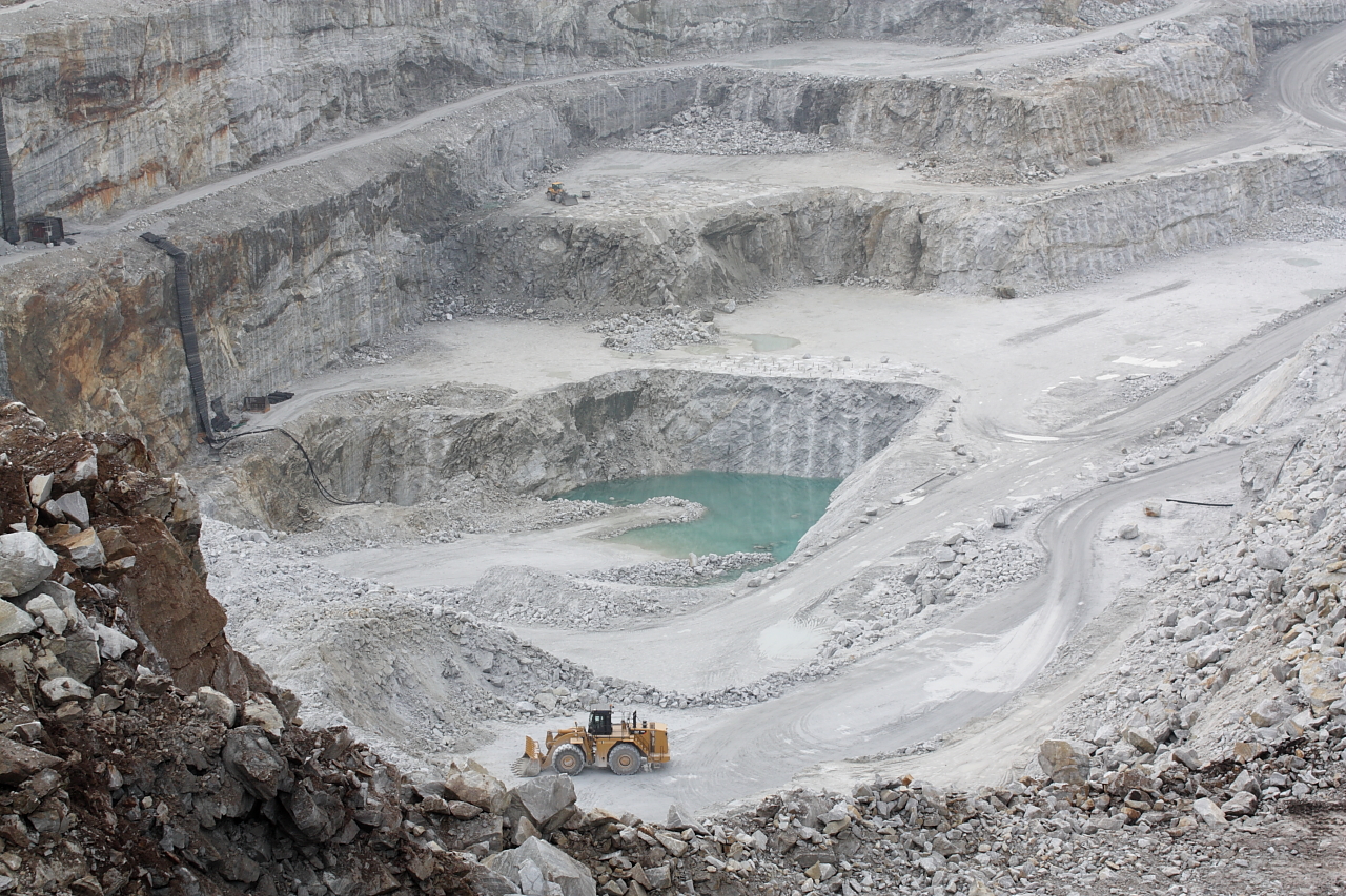 Limestone_quarry